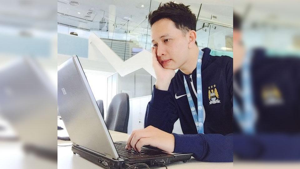 Hanif Thamrin saat masih bekerja di Media Manchester City. - INDOSPORT